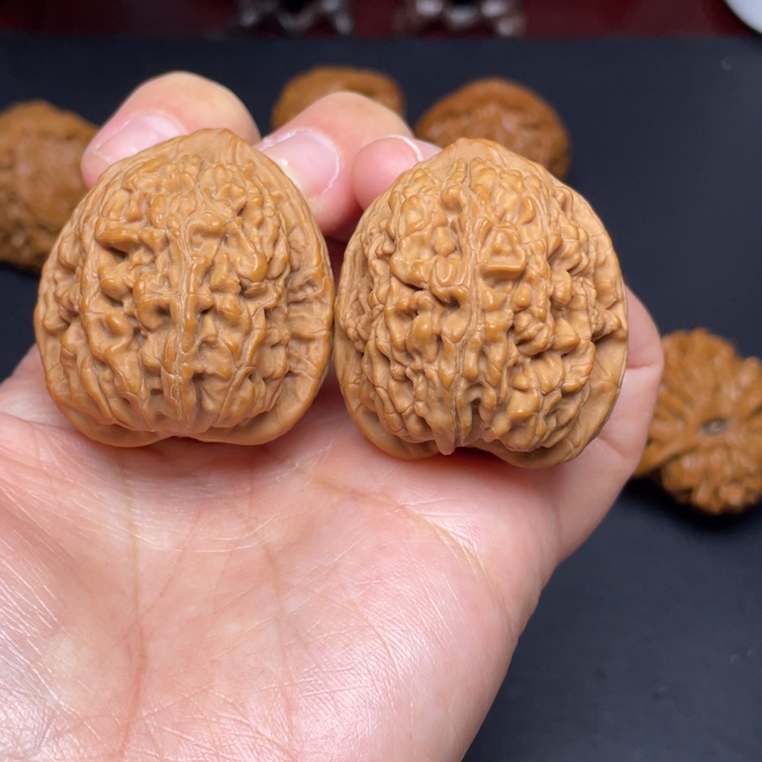 文玩核桃吊坠36+蚂蚁王