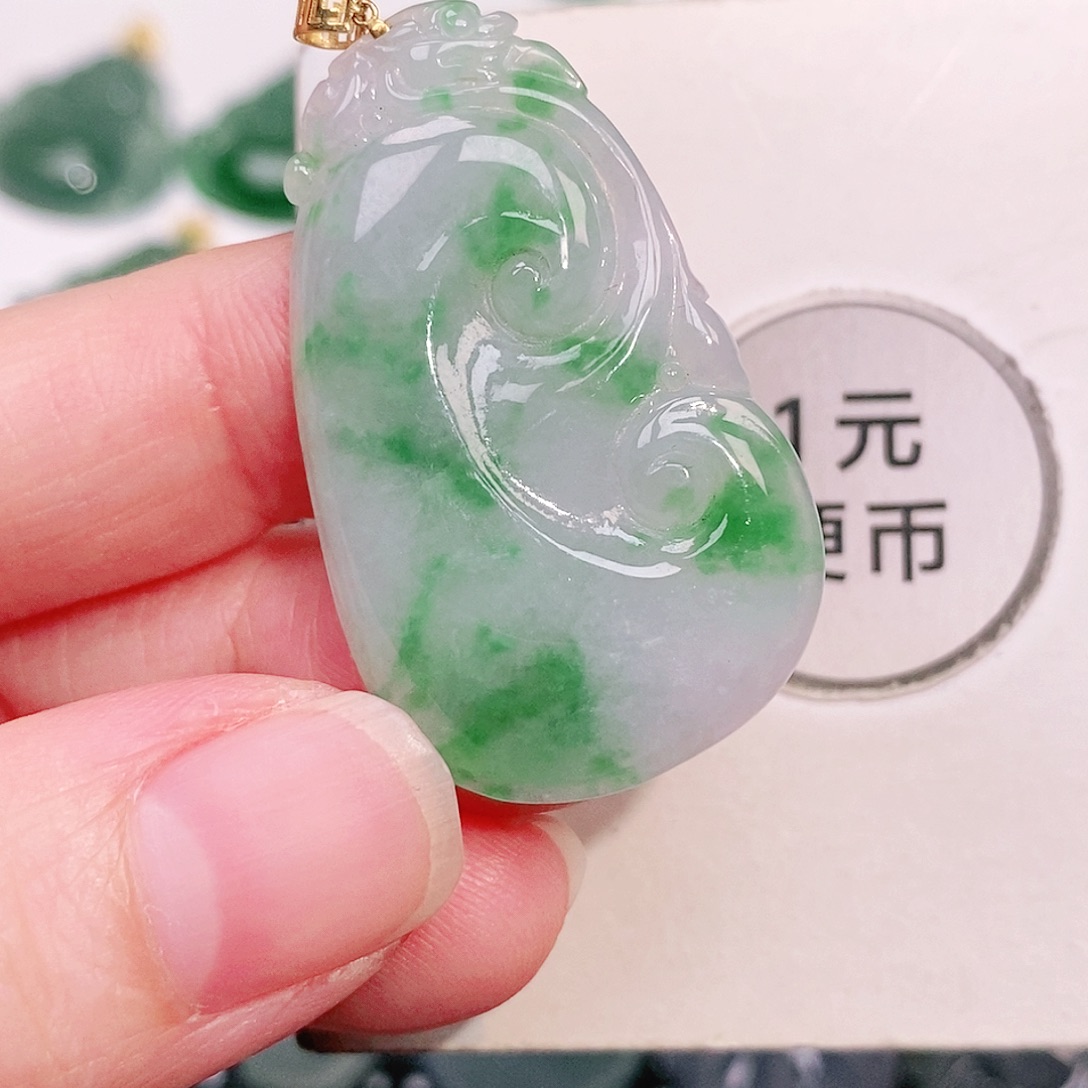 翡翠18K金镶嵌颈饰