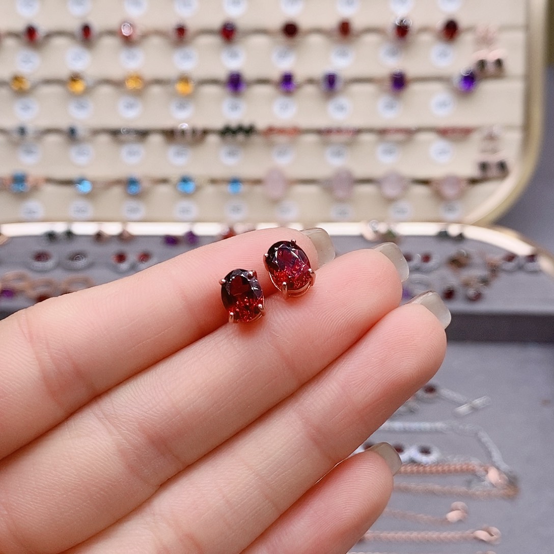 石榴石耳钉银S925镶嵌耳钉