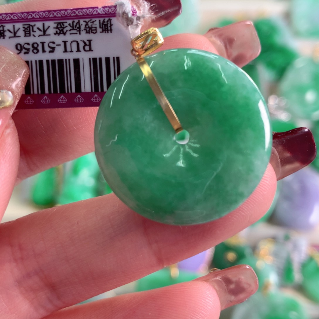 翡翠吊坠(不含链)18K金镶嵌