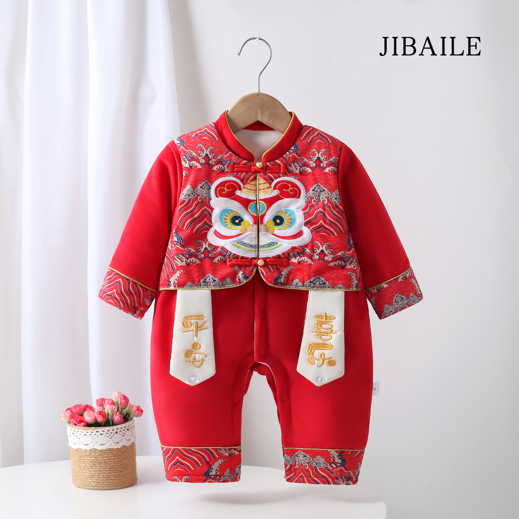 婴儿加绒马甲新生儿拜年服宝宝刺绣醒狮马甲拼棉哈衣