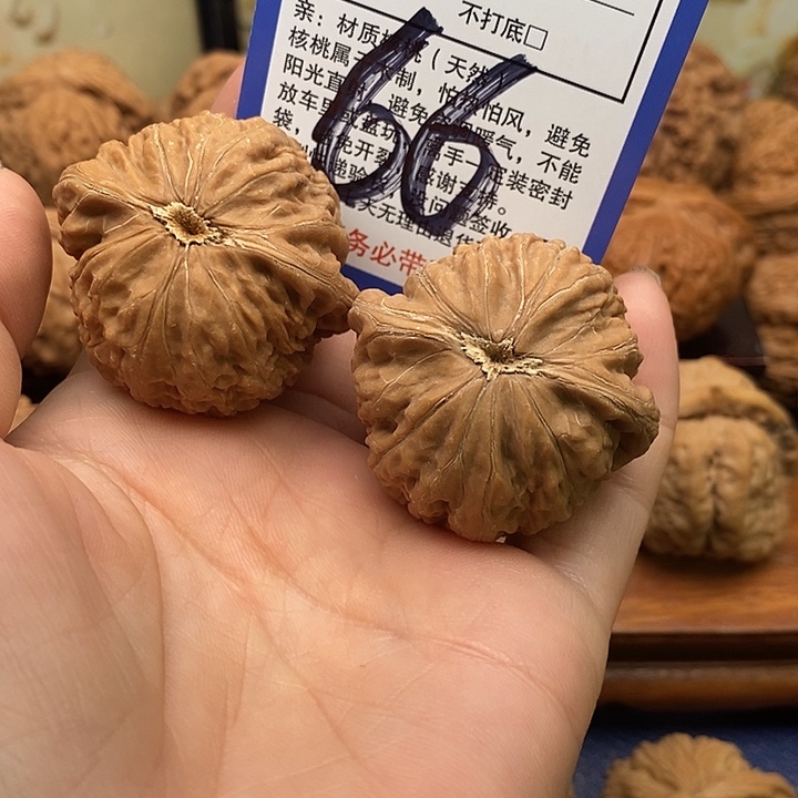 王***古吊坠桃核铁锤狮子头40