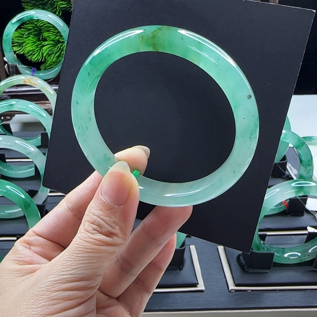 石英质玉手镯未镶嵌晚*@