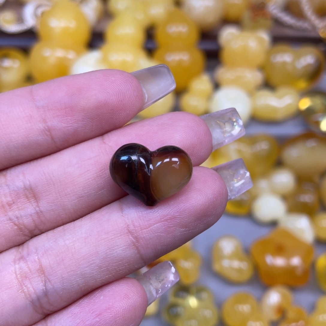 琥珀未镶嵌珠宝奇石