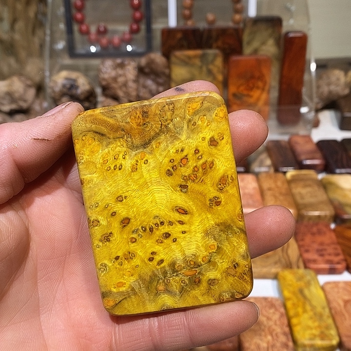 寻***鱼香榧木木质把玩件58888