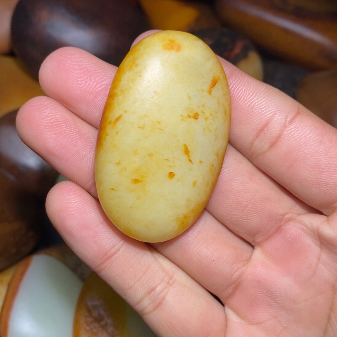 和田玉未镶嵌珠宝奇石