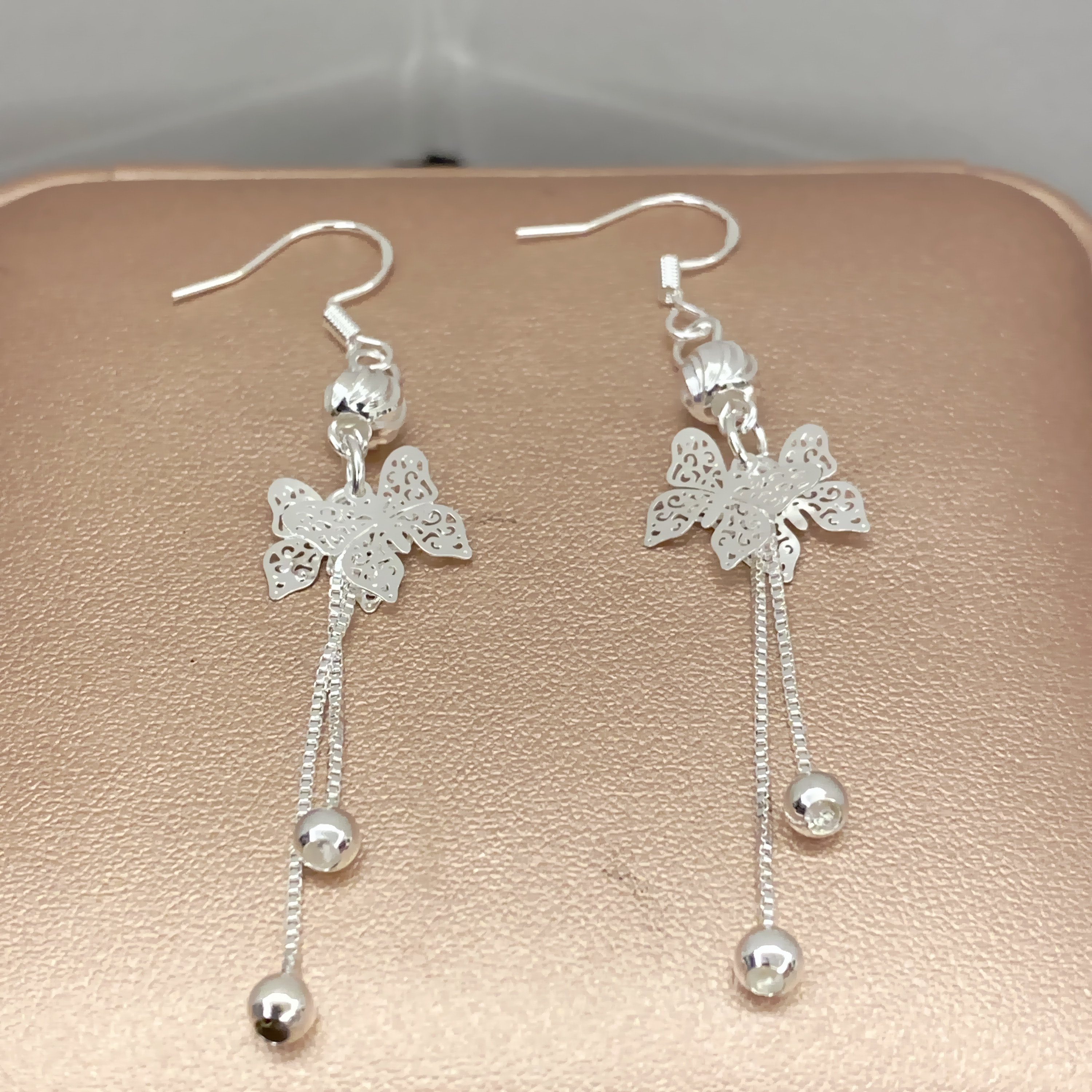   编号28  蝴蝶流苏耳环长款  （无礼盒）