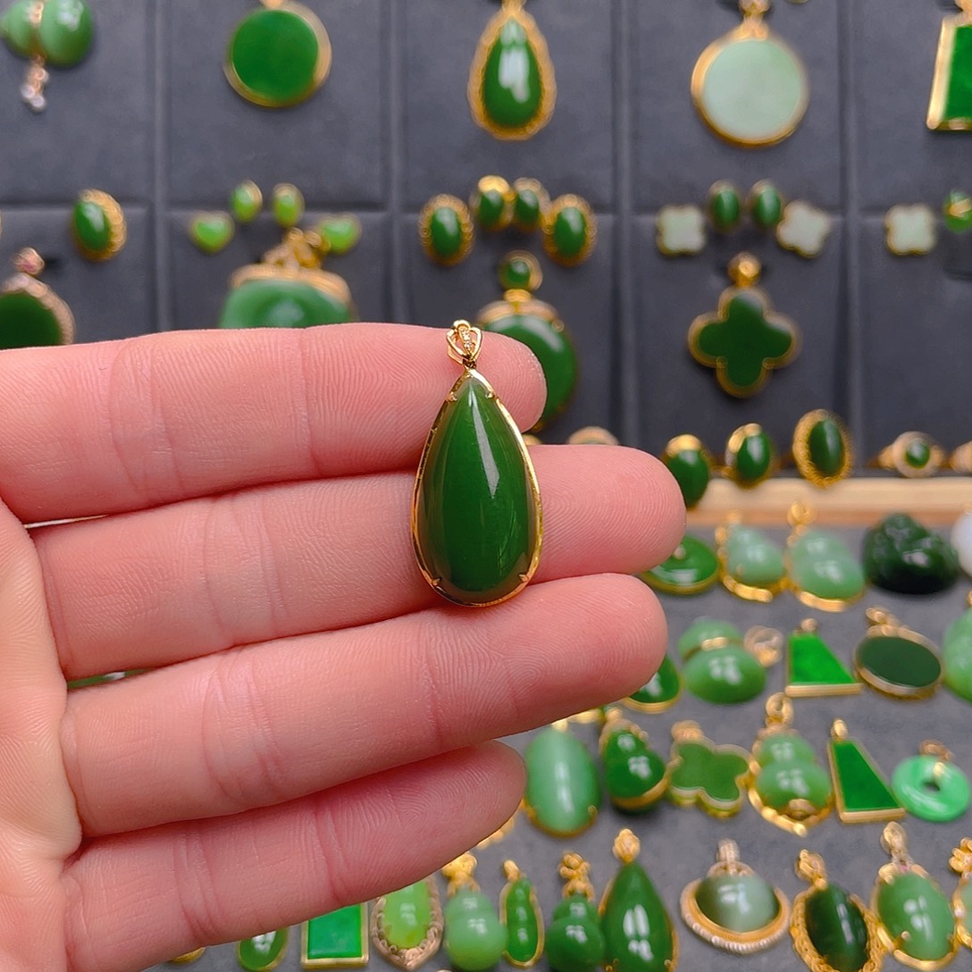 和田玉（碧玉）18K金镶嵌吊坠(不含链)