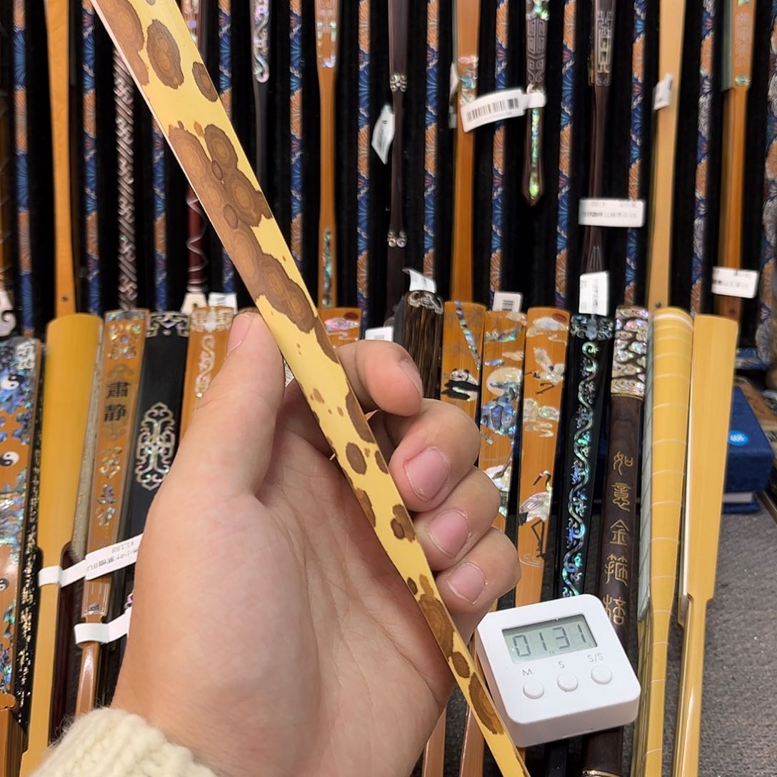 扇子纯手工制作的
