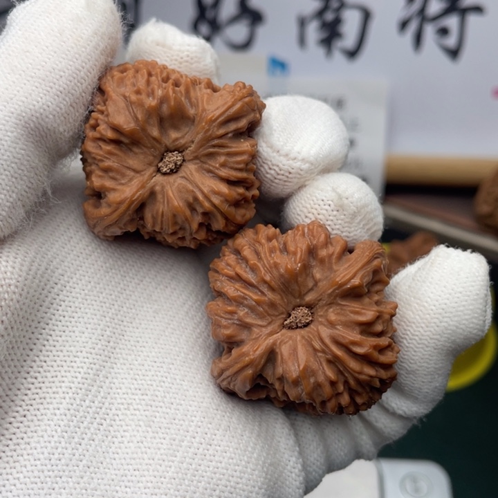 文玩核桃吊坠于*383741尺拉丝凹底高炮