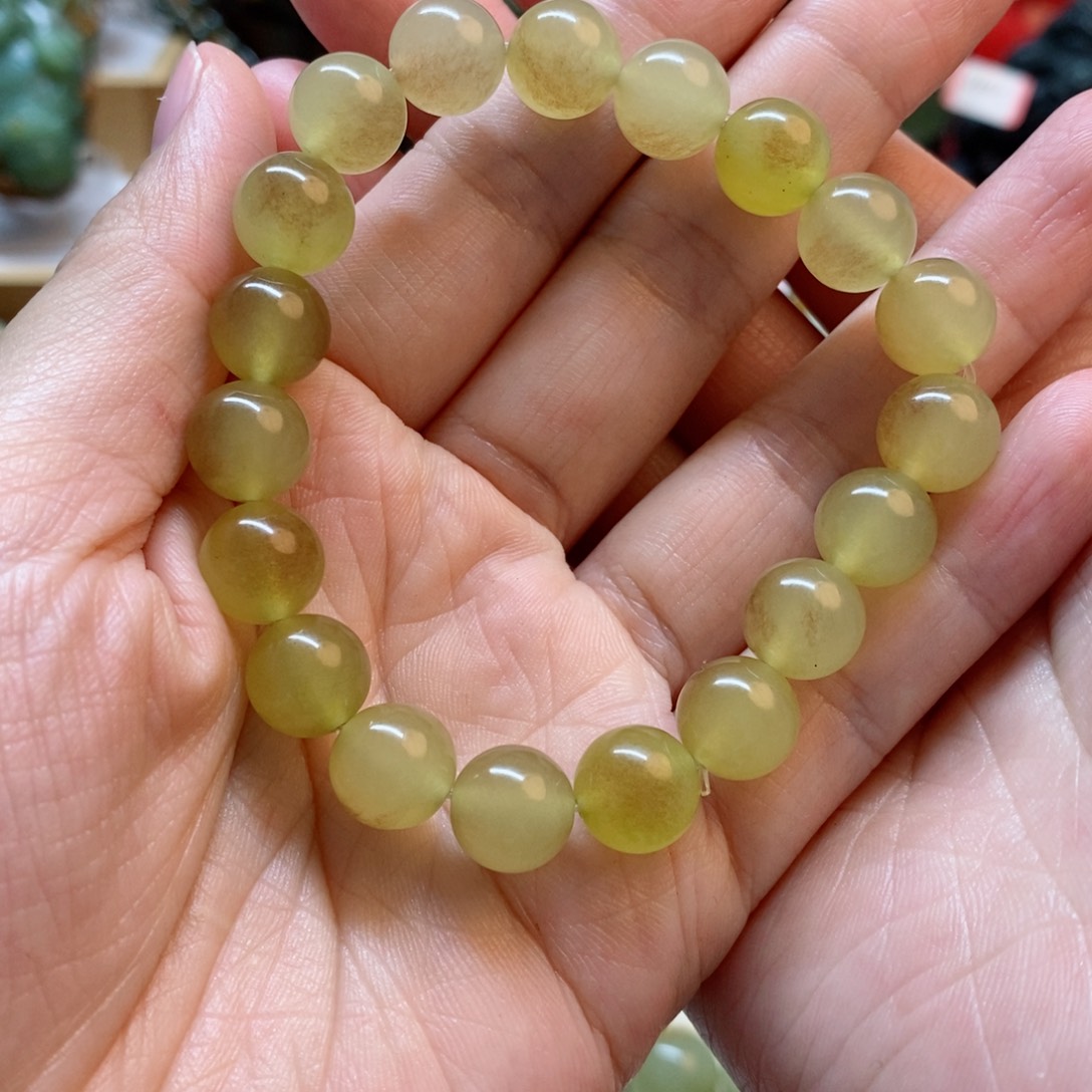 蛇纹石玉手串未镶嵌