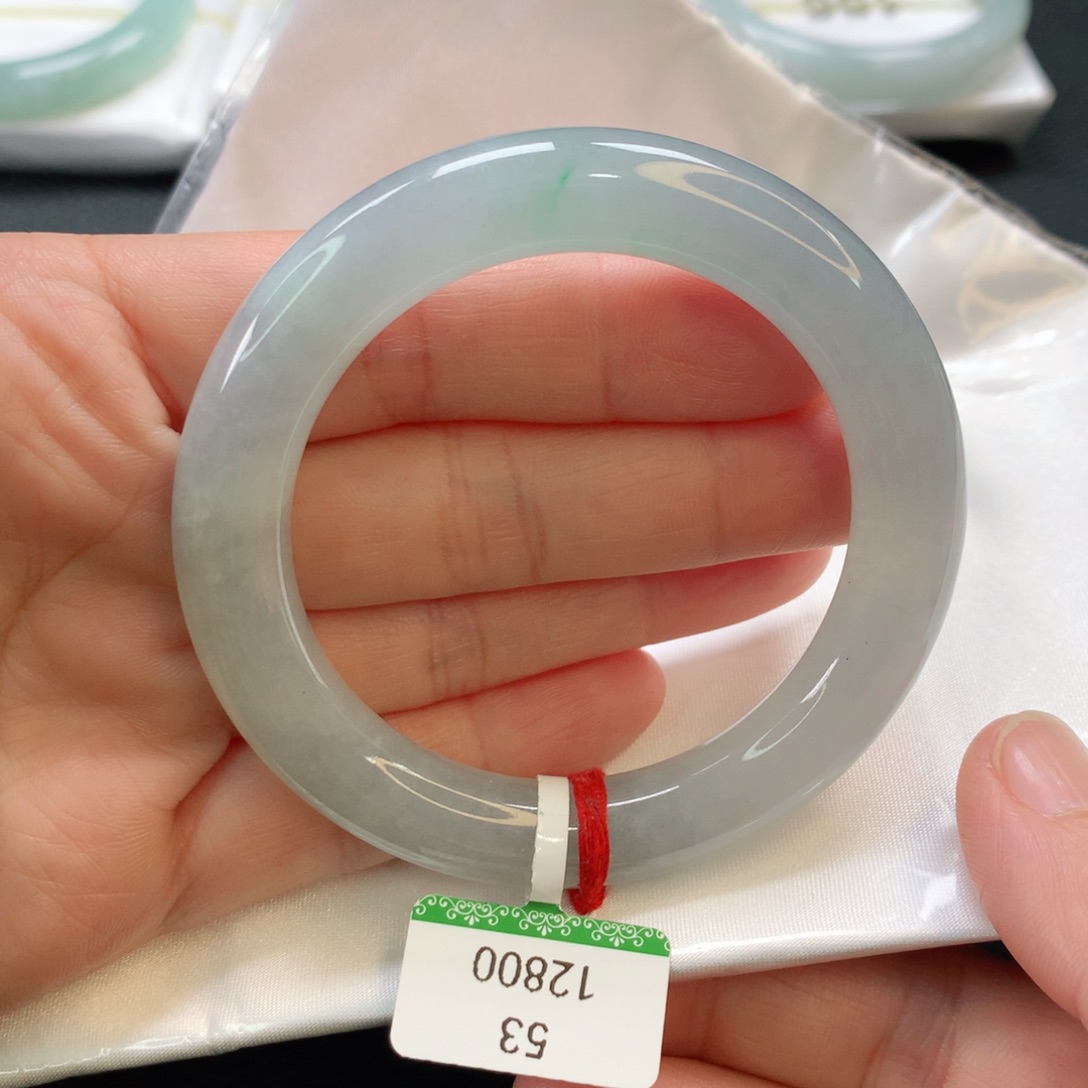 翡翠手镯未镶嵌53圆