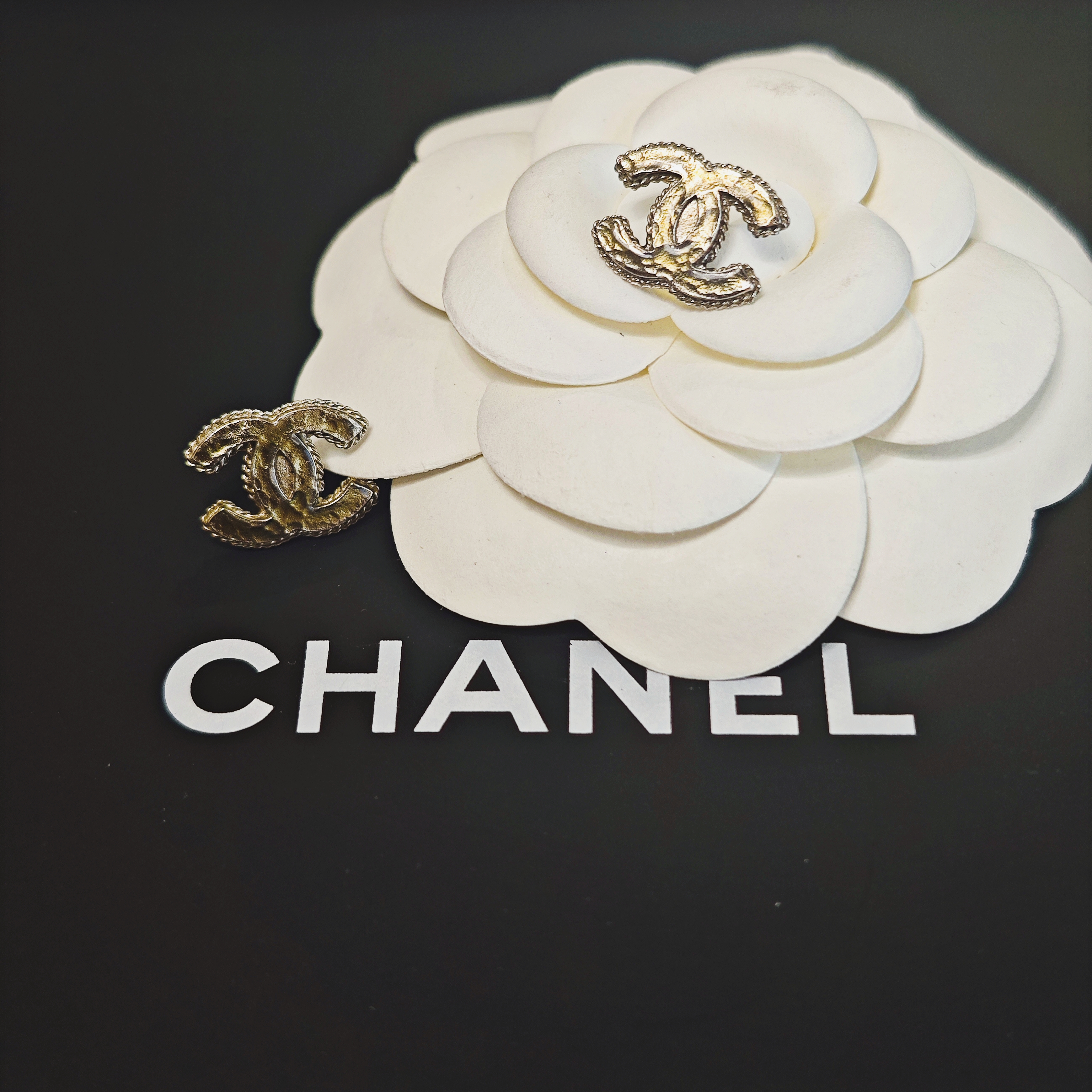 99新 Chanel/香奈儿 复古款锤纹mini耳钉气质时尚ZS