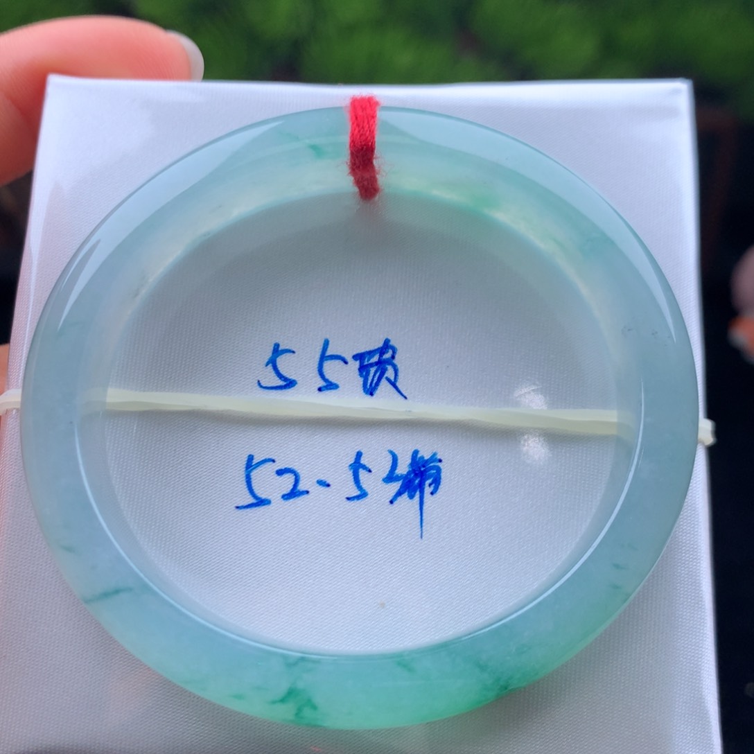 翡翠手镯未镶嵌手镯