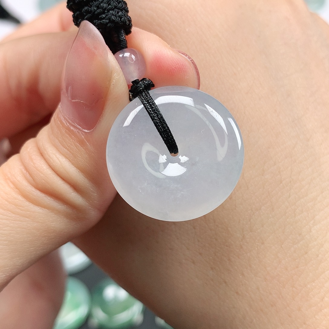 翡翠颈饰未镶嵌平安