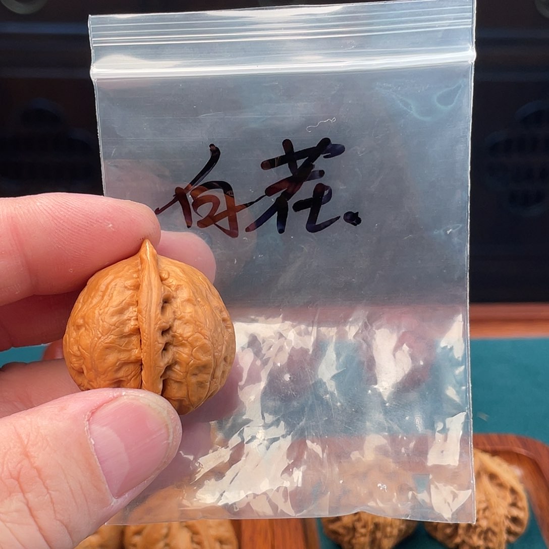 文玩核桃把件水晶珠