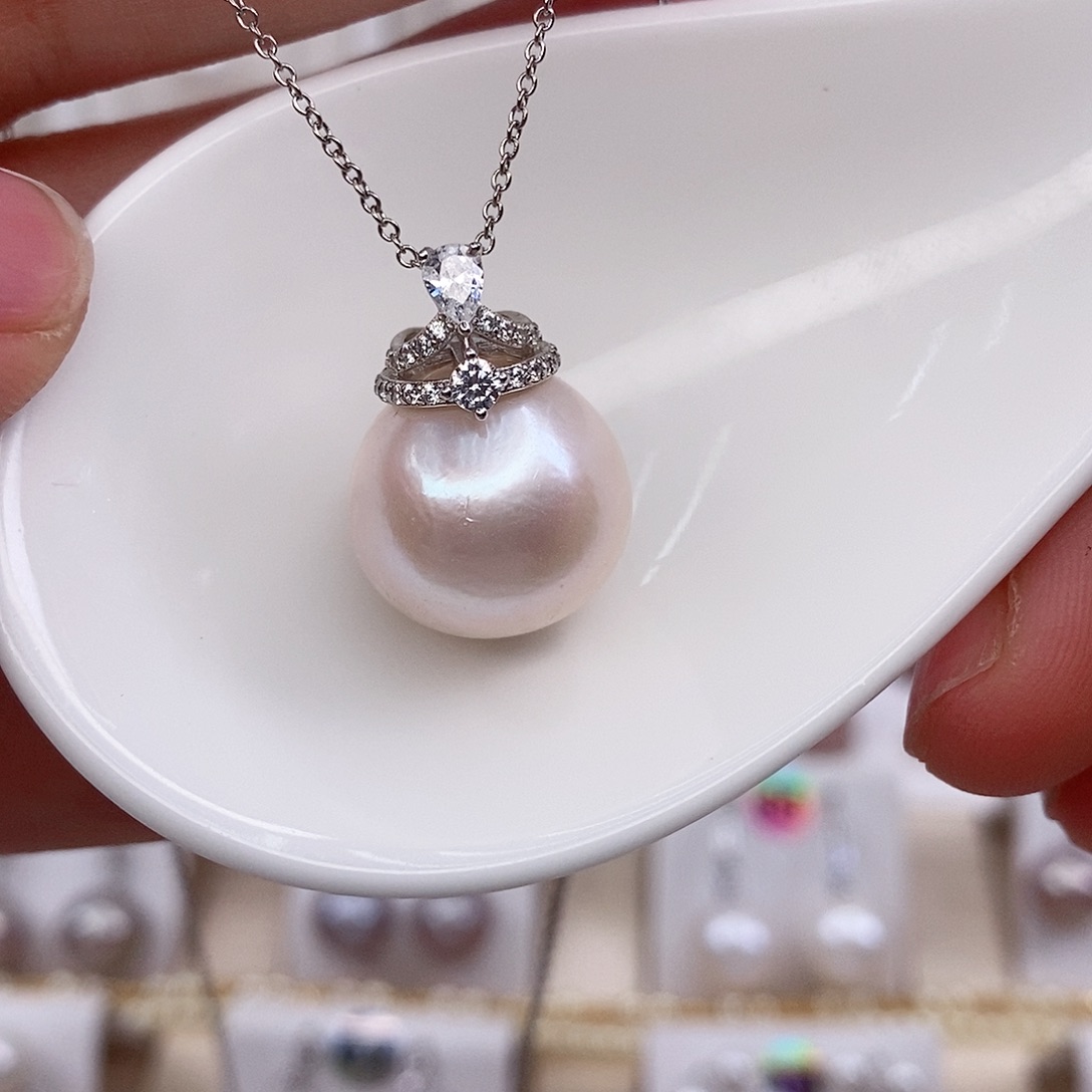 淡水珍珠银S925镶嵌吊坠(赠链)15mm左右微瑕