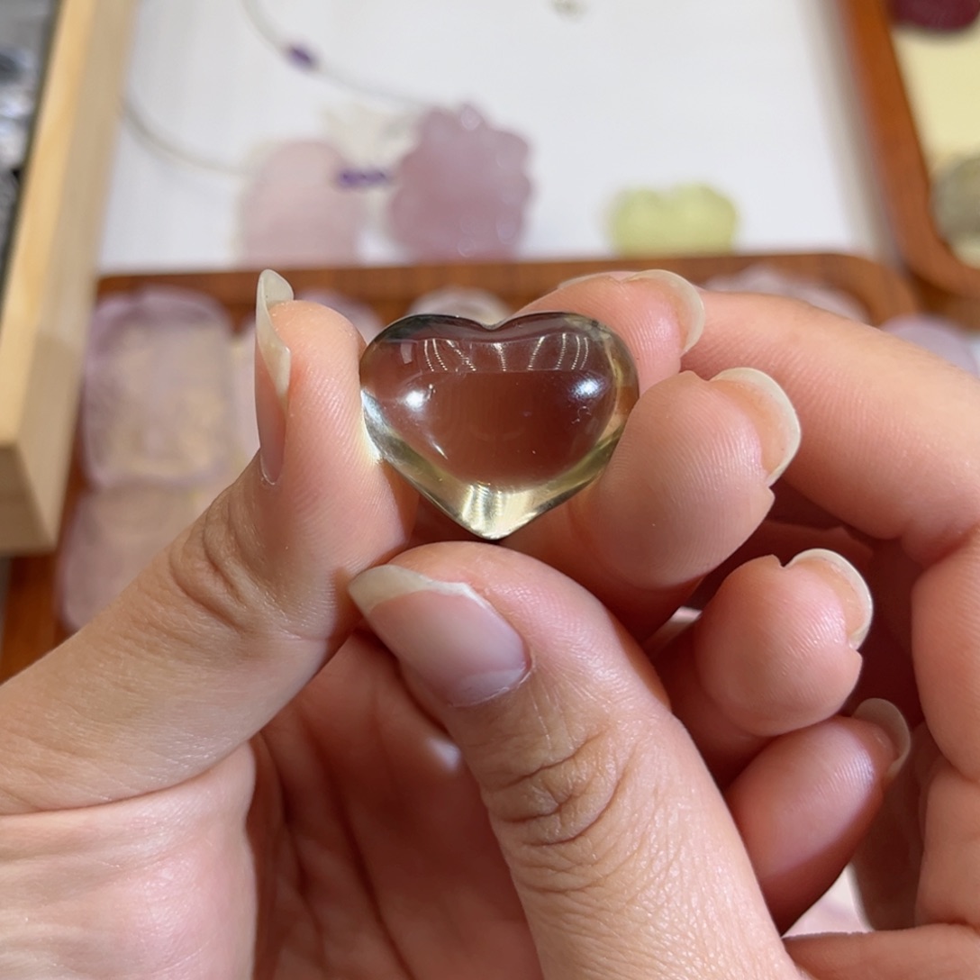 水晶颈饰未镶嵌爱****果黄水爱心66