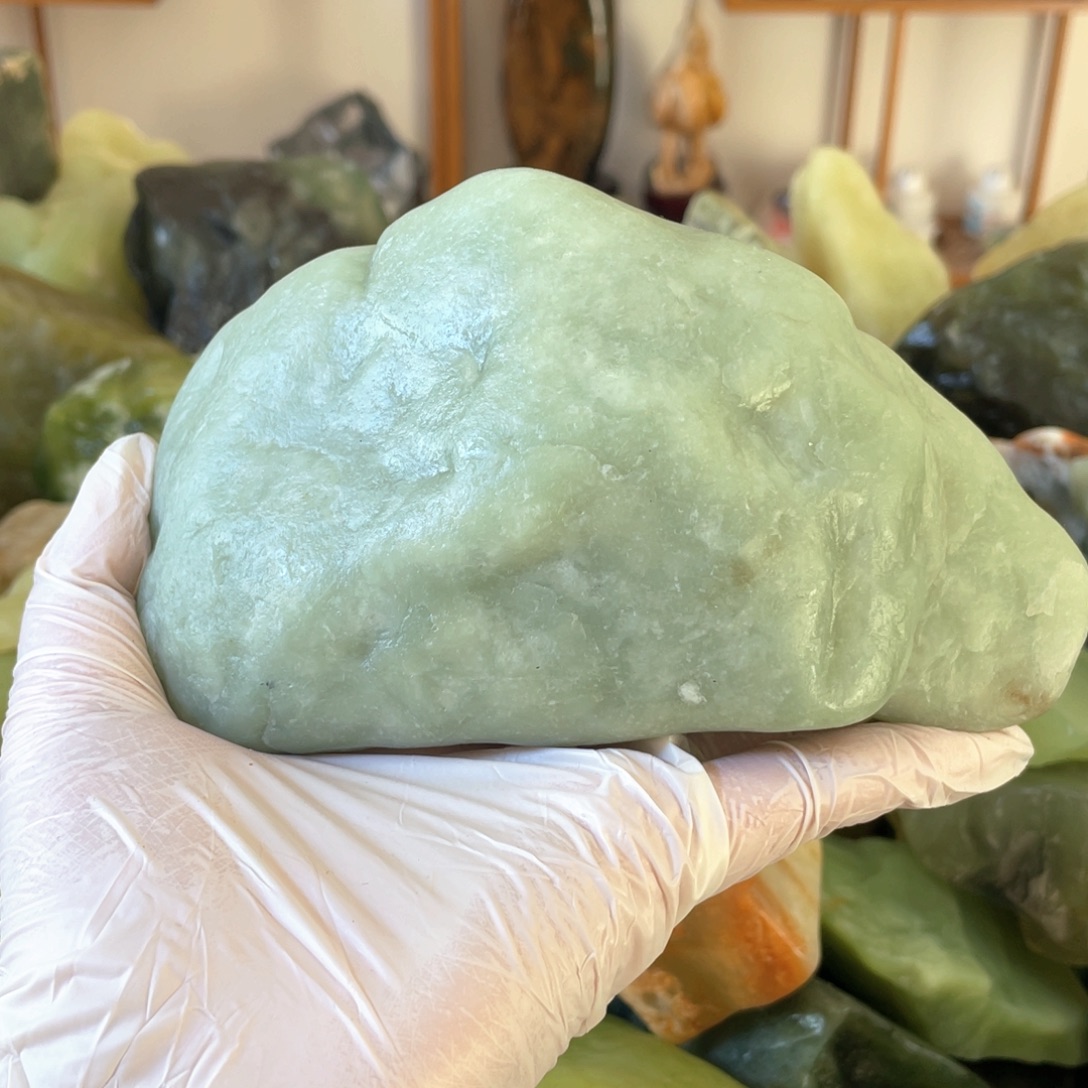 蛇纹石玉未镶嵌中国四大名玉简易