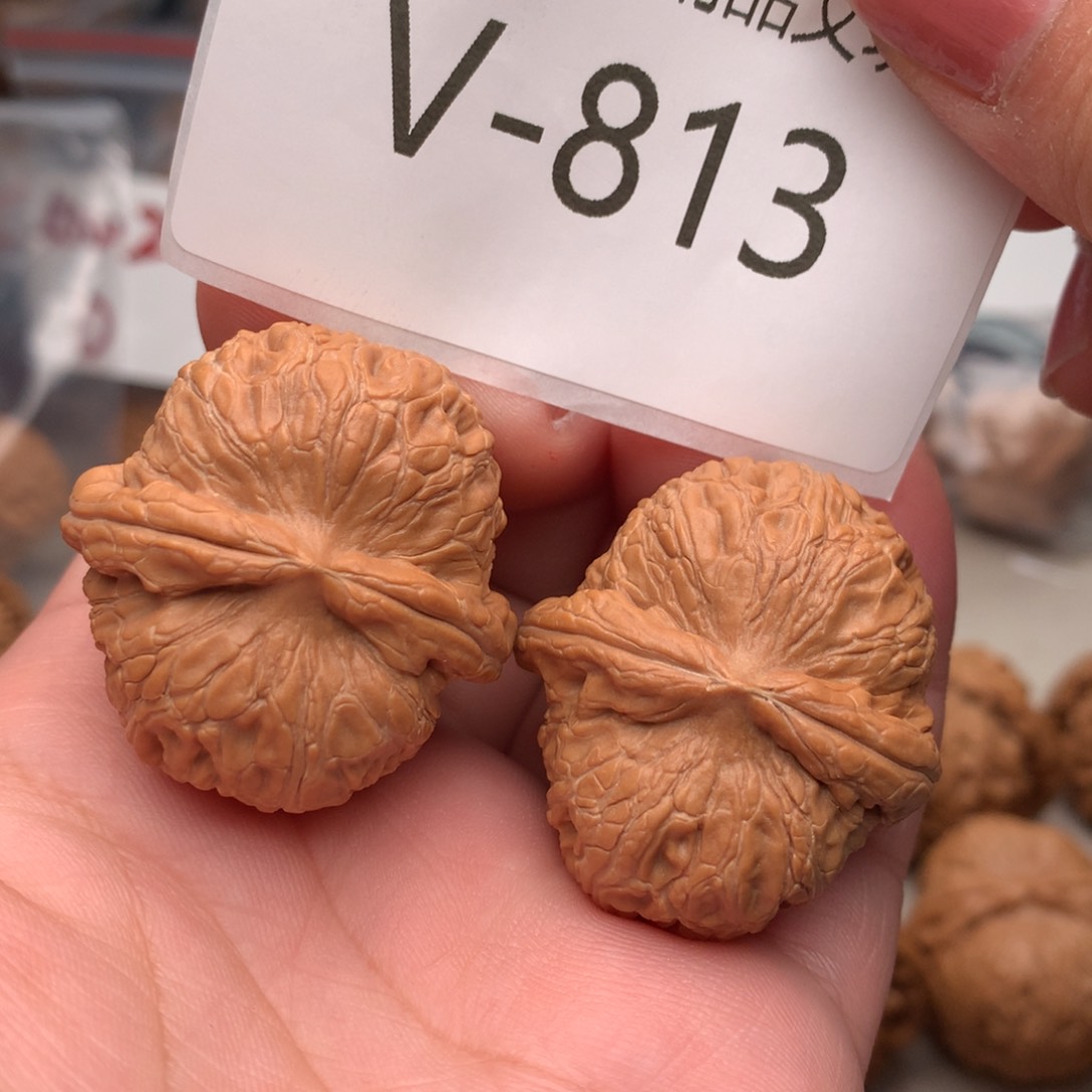 文玩核桃把件37元宝…………