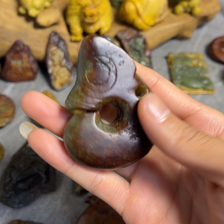 岫岩河磨玉（透闪石质玉）未镶嵌挂件