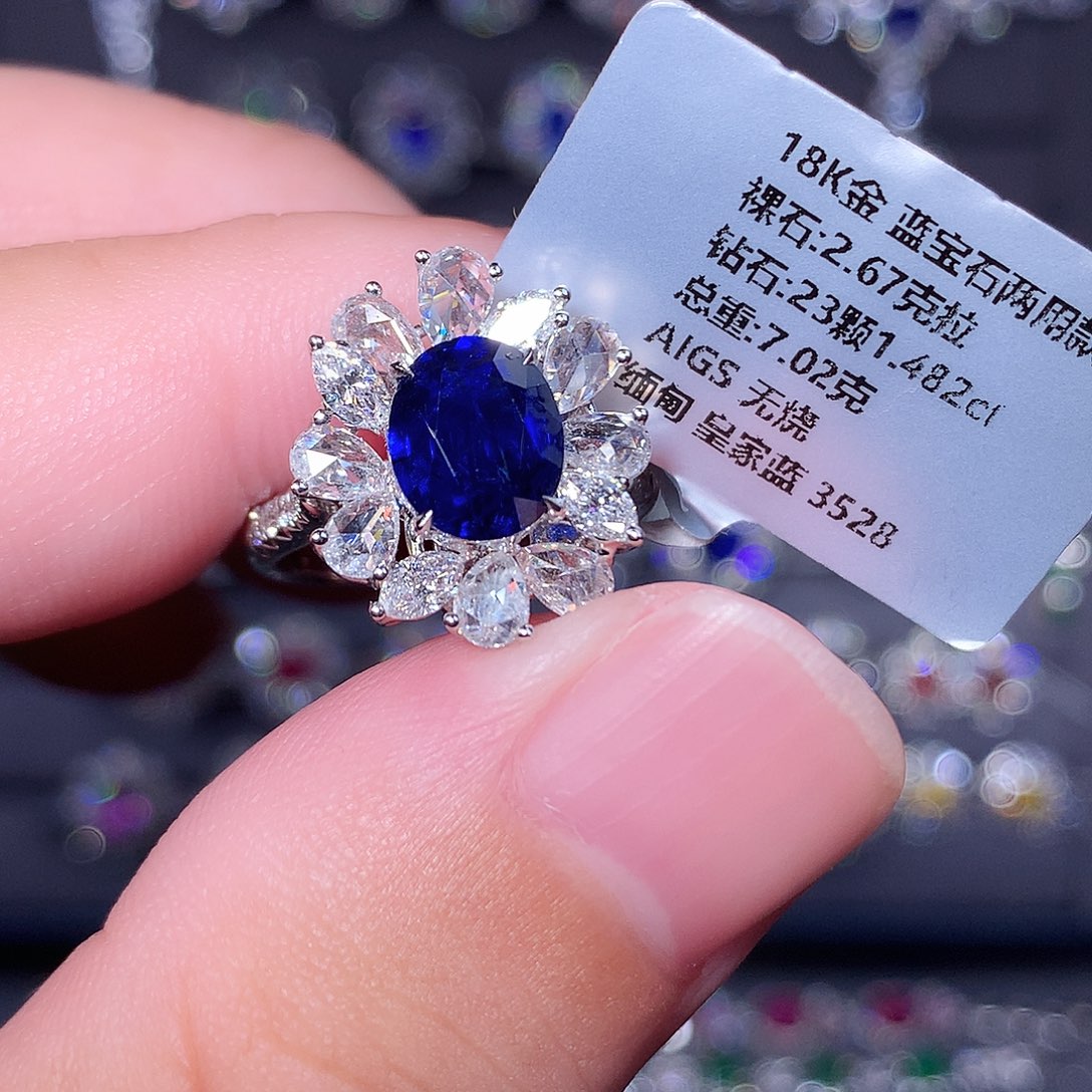 蓝宝石18K金镶嵌戒指