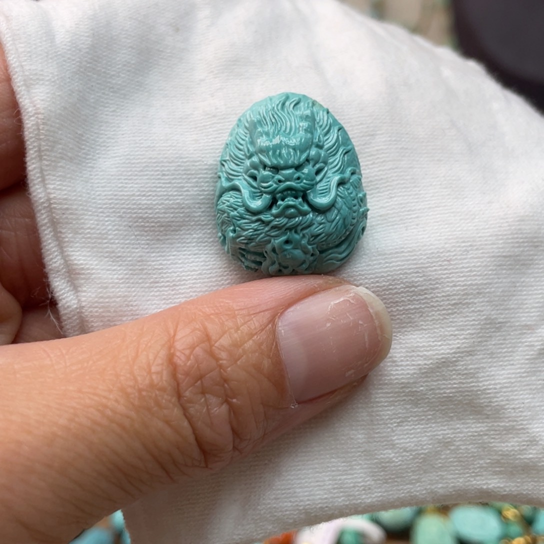 绿松石雕刻件未镶嵌