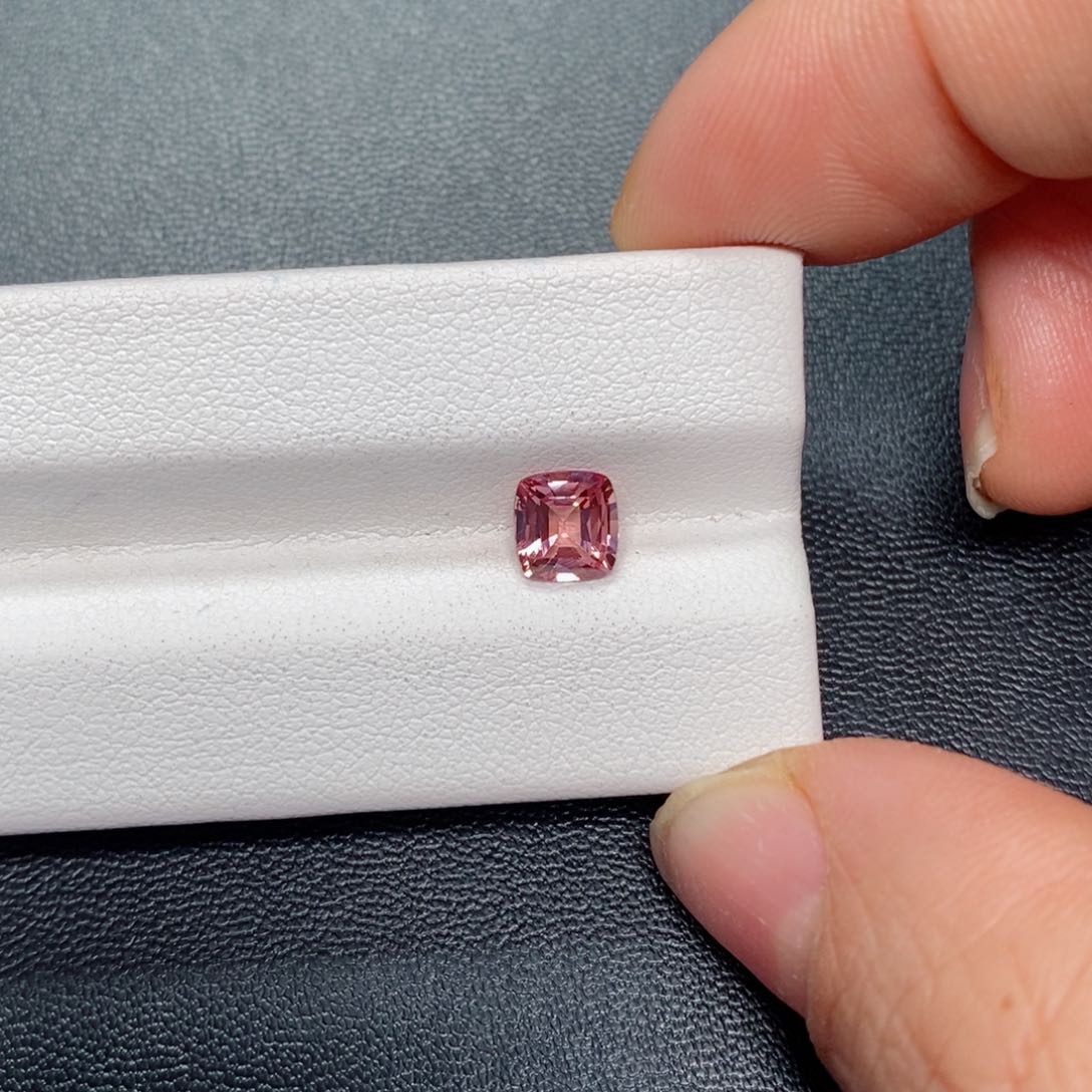 尖晶石裸石未镶嵌1.17日落