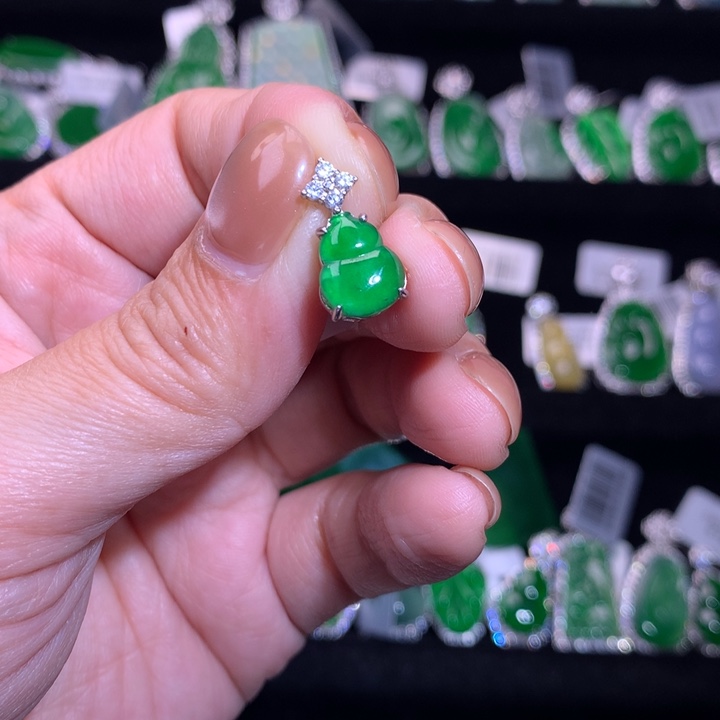 【闪购商品】颈饰银S925镶嵌翡翠