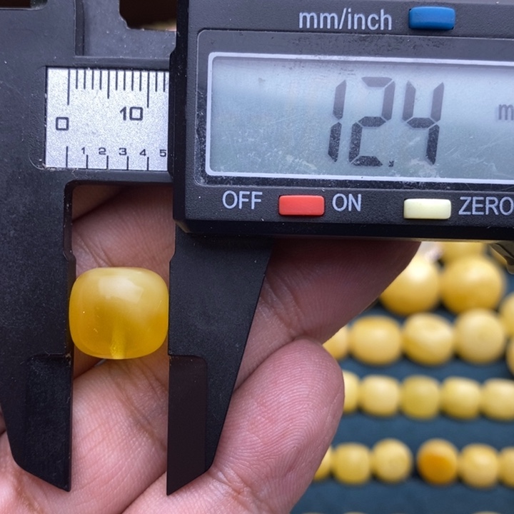 琥珀未镶嵌裸石34号12.4*11.4