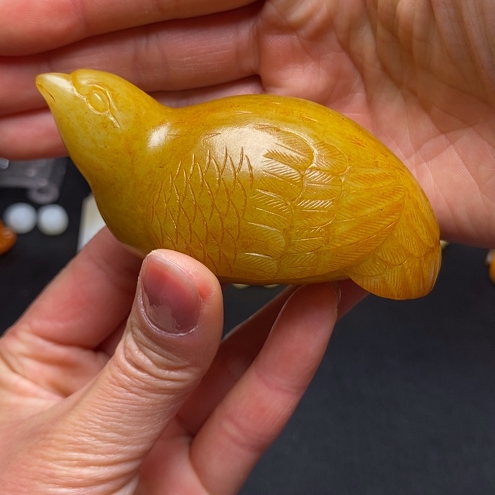 和田玉未镶嵌把件