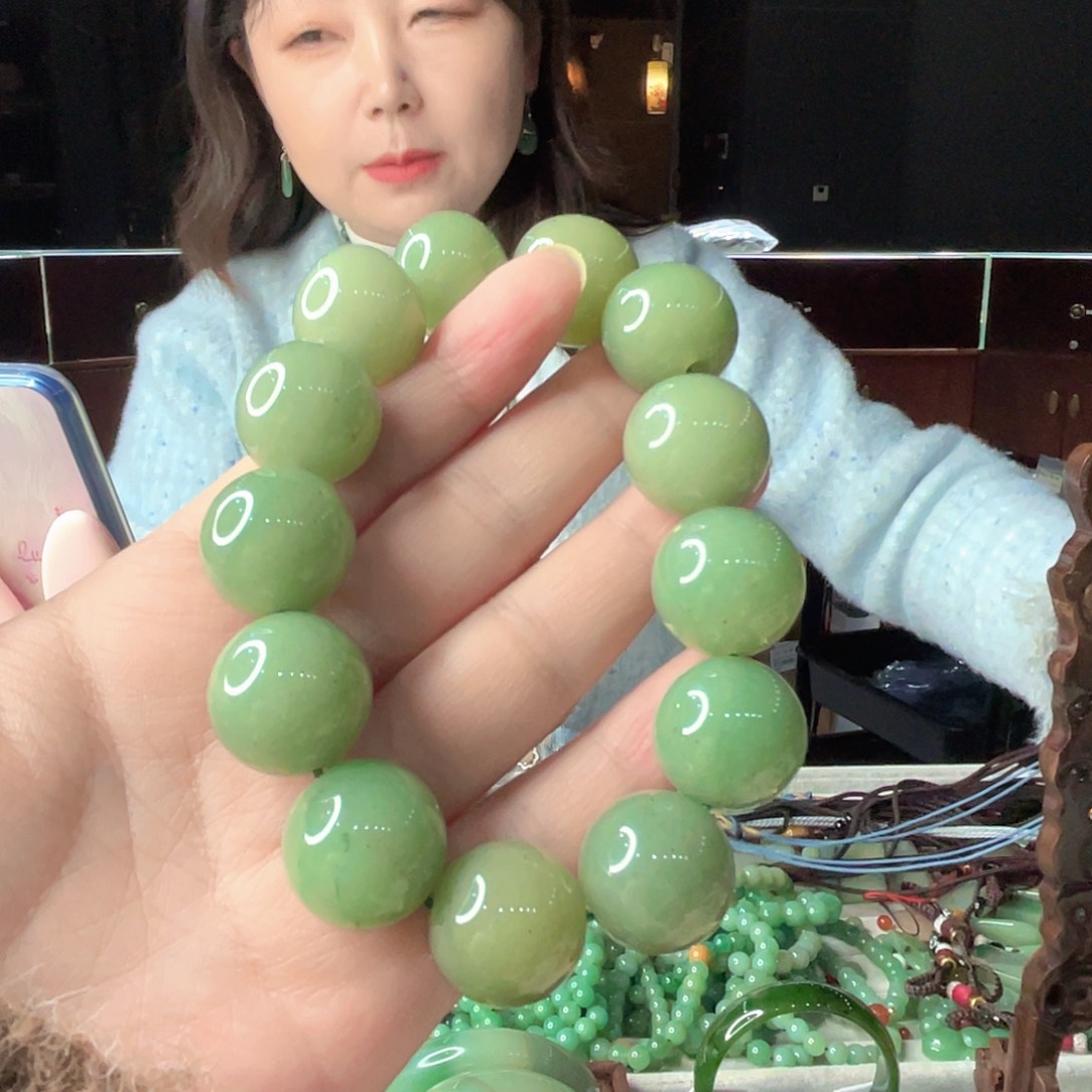 密玉（石英质玉）未镶嵌颈饰卡18