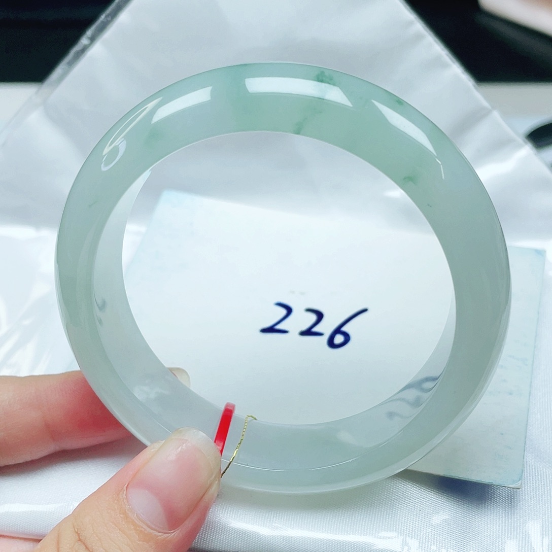 翡翠未镶嵌手镯正圈宽边55.5
