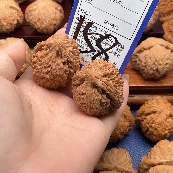 桃核吊坠大蒜头狮子头38