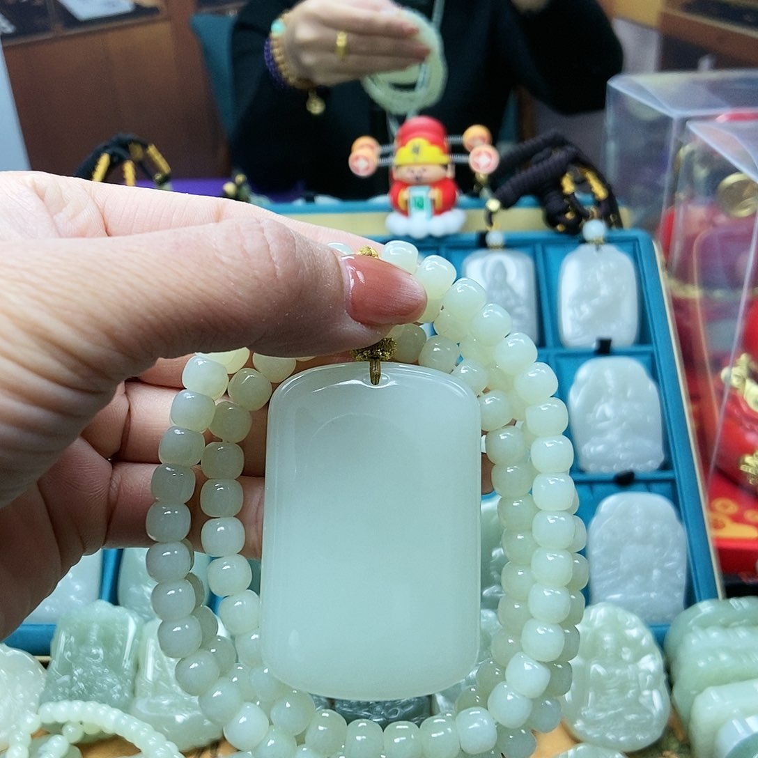 和田玉颈饰未镶嵌老*