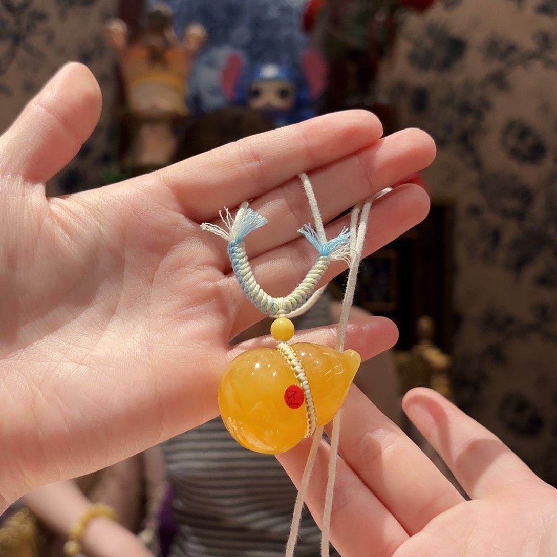 未镶嵌颈饰蜜蜡颈饰