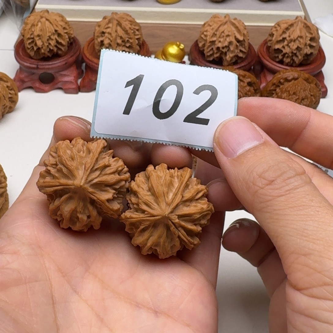 吊坠文玩核桃三棱35