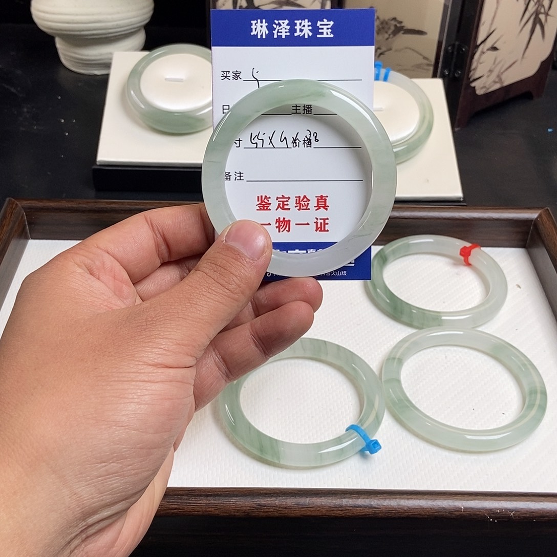 9***）石英质玉未镶嵌手镯5
