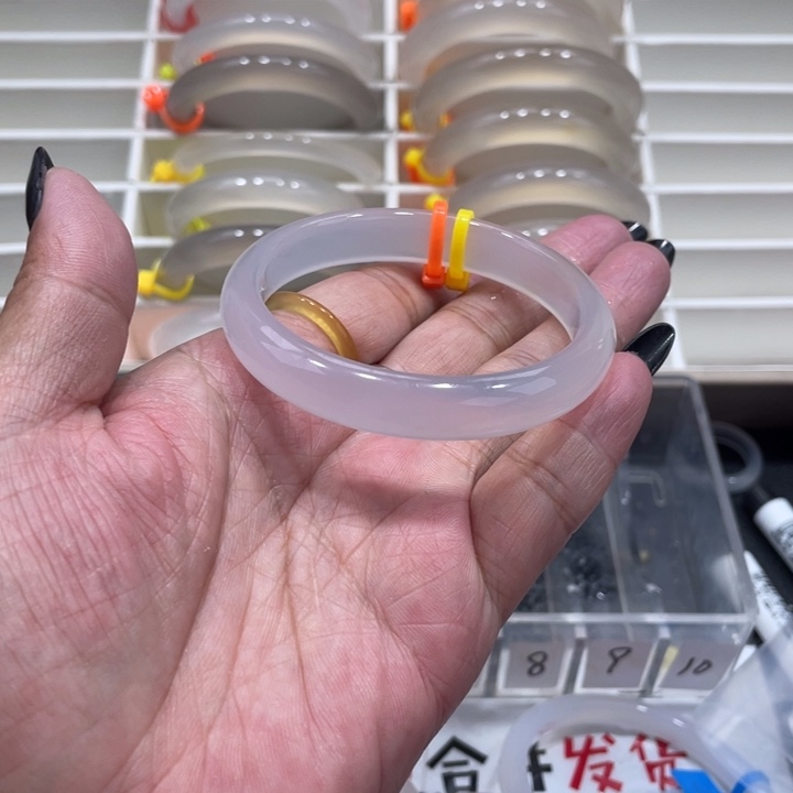 玛瑙/玉髓未镶嵌手镯