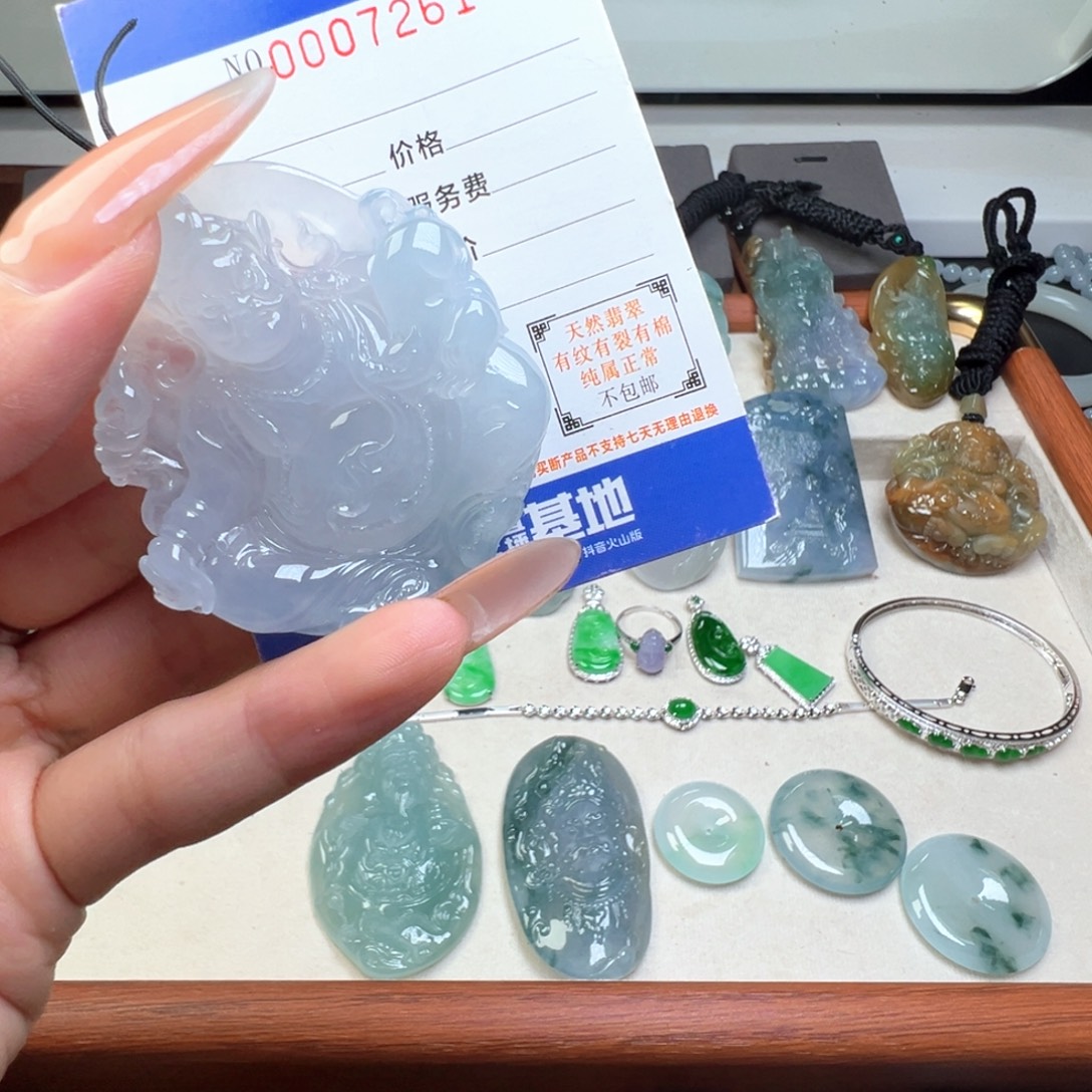 翡翠未镶嵌颈饰缅甸翡翠