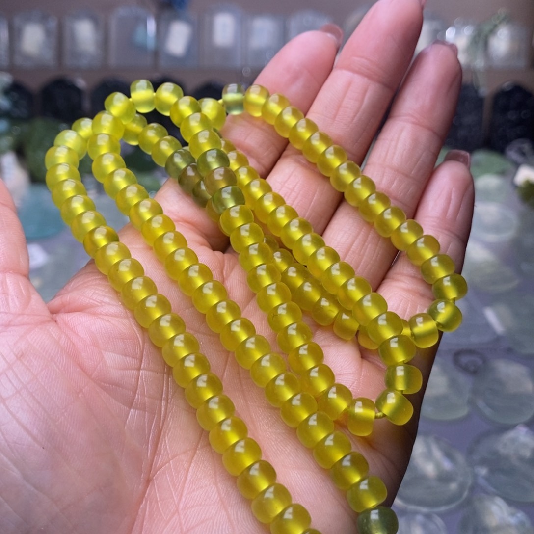 沉***默蛇纹石玉未镶嵌颈饰