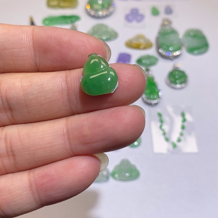 翡翠未镶嵌颈饰翡翠