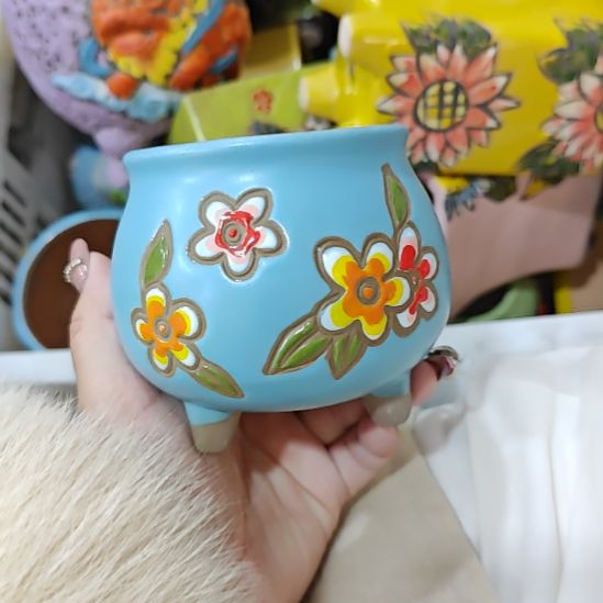 当场凑满15发货，不凑不发，花盆盆口不方不圆有针孔黑点矿点是正常