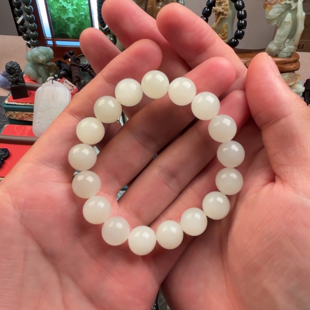 和田玉颈饰未镶嵌润***！