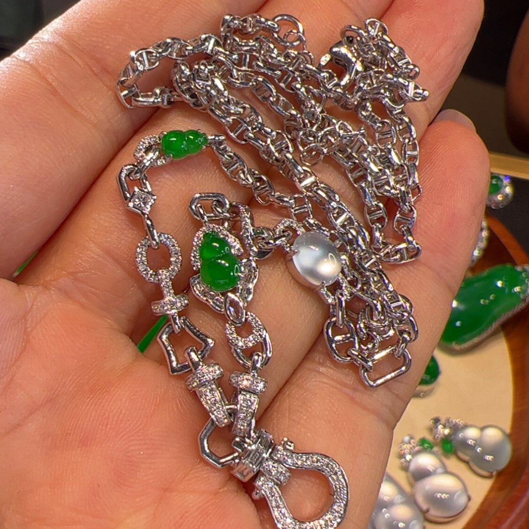 翡翠18K金镶嵌耳饰