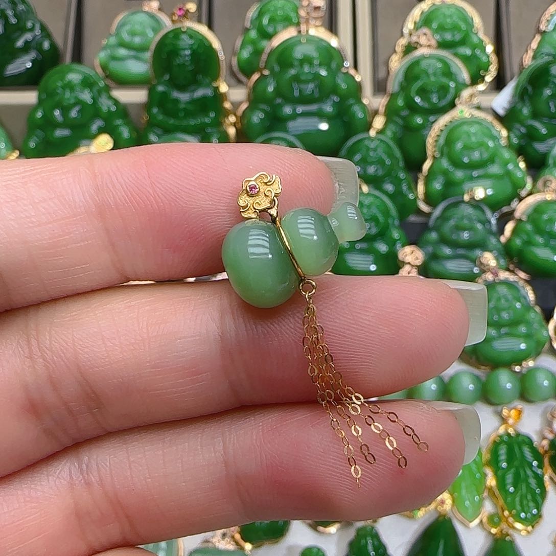 和田玉（碧玉）吊坠(不含链)18K金镶嵌