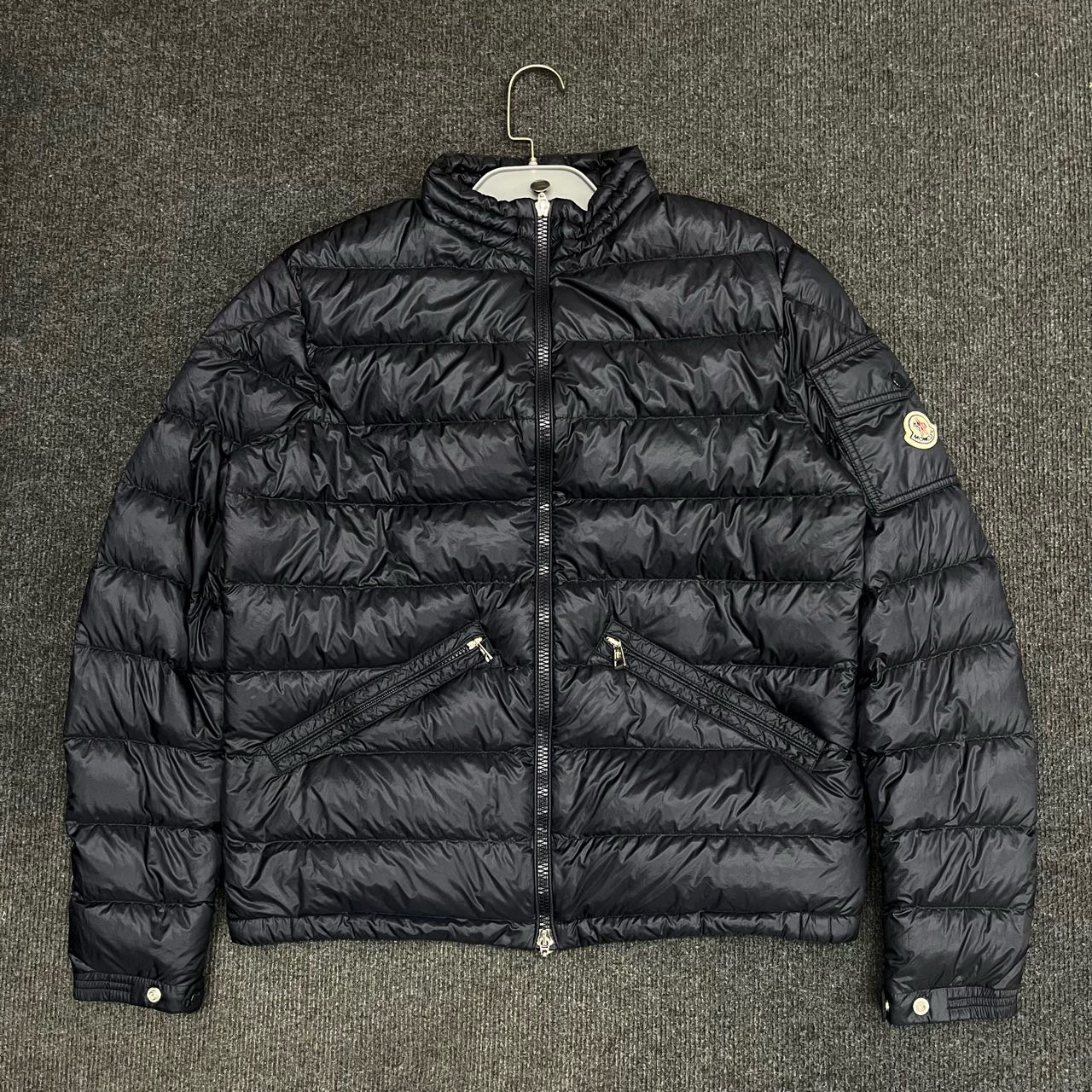 99新/Moncler蒙口/纯色深蓝色立领薄款羽绒服/尺码4码