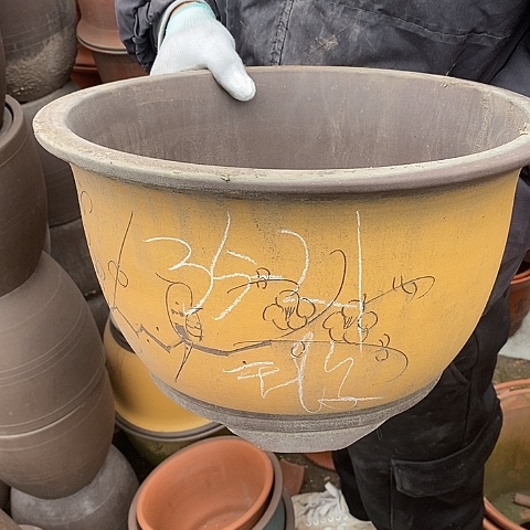中国宜兴紫砂花盆，