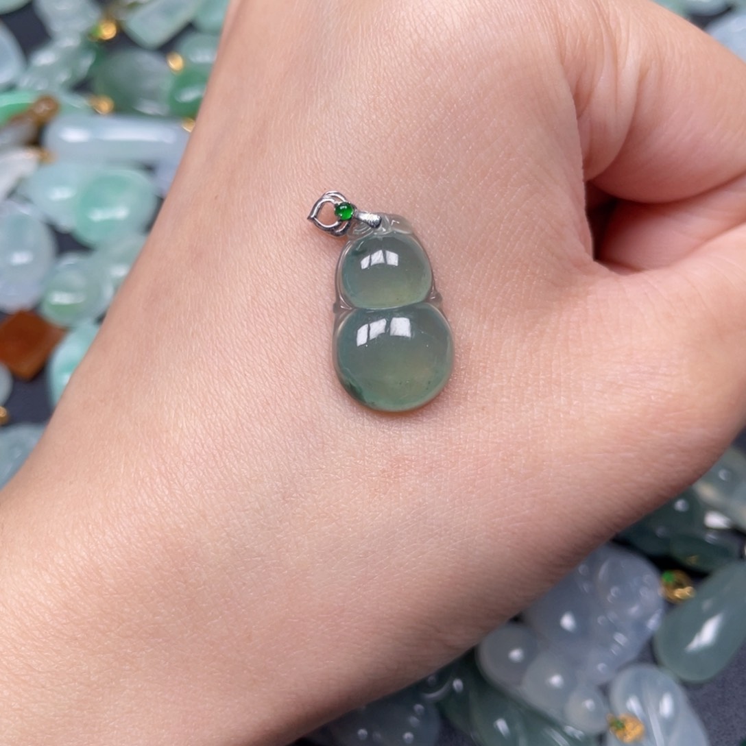 翡翠颈饰18K金镶嵌翡翠