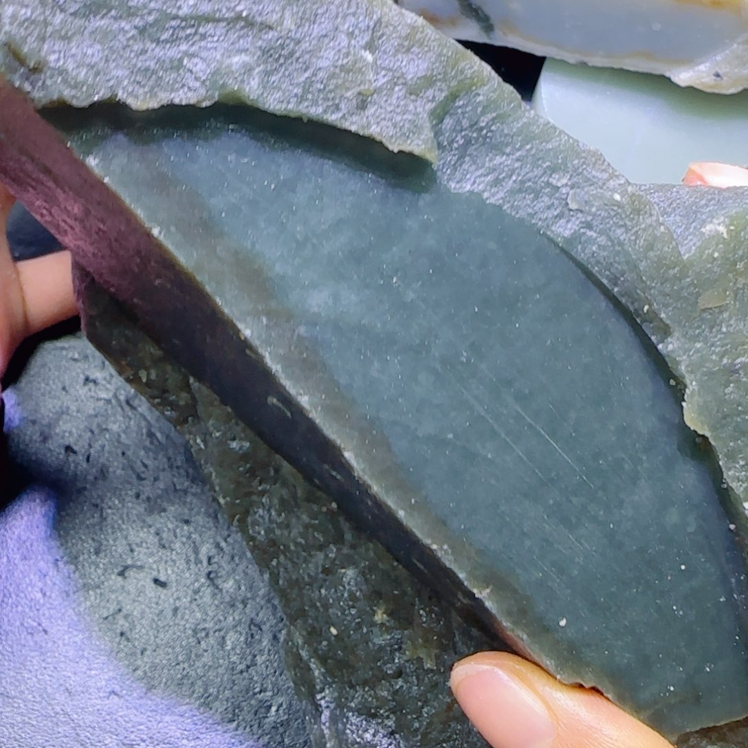 老***4和田玉未镶嵌珠宝半成品